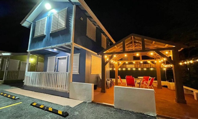 El Combate RV Rental | 5 Beachfront Cabanas FOR 30 GUESTS -Sunset Village