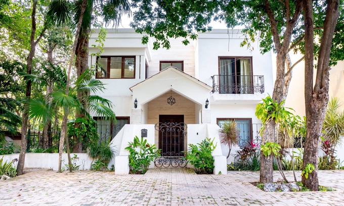 Playacar Villa | 5 Bedroom & 5 Bath Villa in Playacar on the golf course