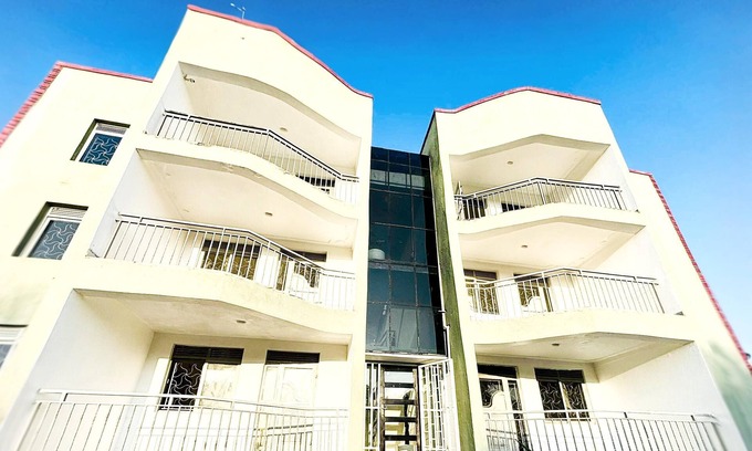 Entebbe Apartment | 5 Bedroom 5 Bathroom Apartment Entebbe with Palm View Balcony