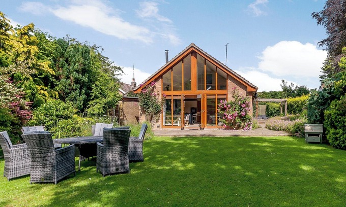 Potter Brompton Cottage | 5 bedroom accommodation in Brompton-by-Sawdon