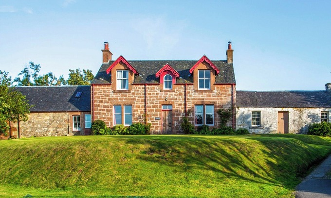 Blackwaterfoot Cottage | 5 bedroom accommodation in Blackwaterfoot