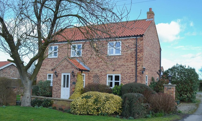 Potter Brompton Cottage | 5 bedroom accommodation in Potter Brompton, Scarborough