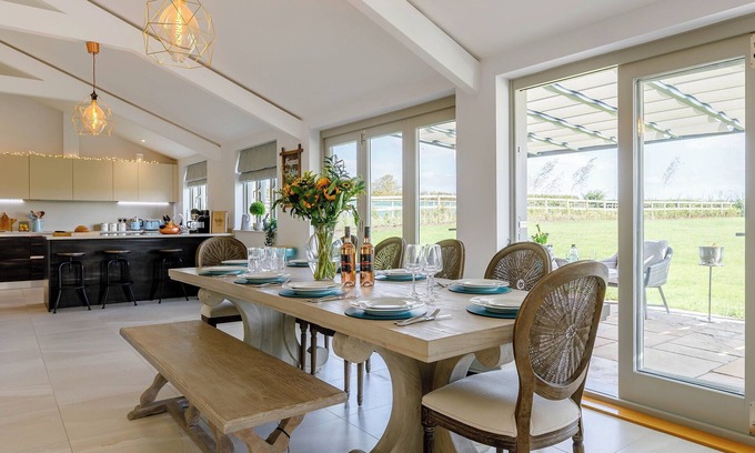 Burford Cottage | 5 bedroom accommodation in Burford