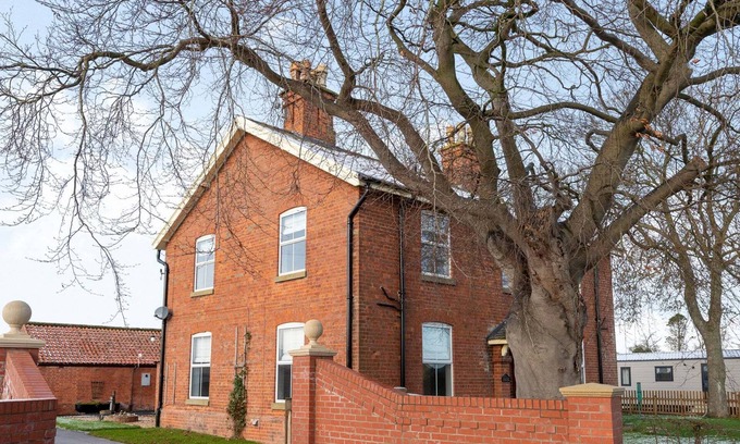 Helsey Cottage | 5 bedroom accommodation in Helsey