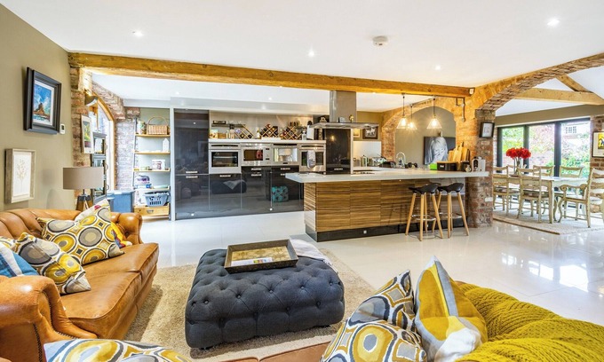 North Sea Cottage | 5 bedroom accommodation in Wold Newton, near Filey