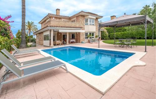 Reus House | 5 Bedroom Awesome Home In Reus