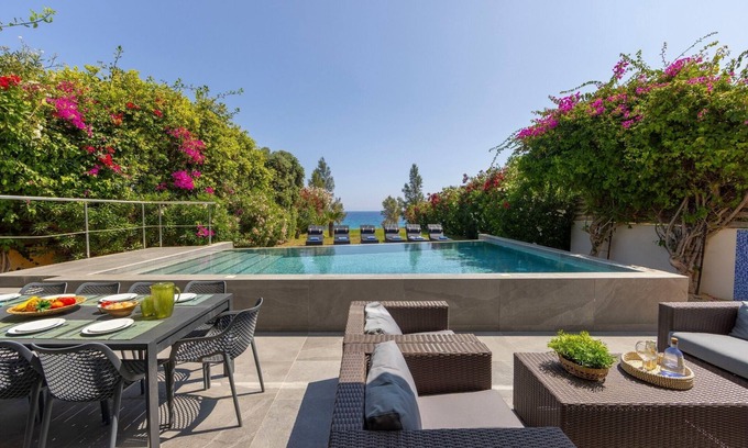 Kapparis Villa | 5 bedroom Beachfront Villa