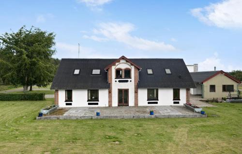 Brovst House | 5 Bedroom Beautiful Home In Brovst
