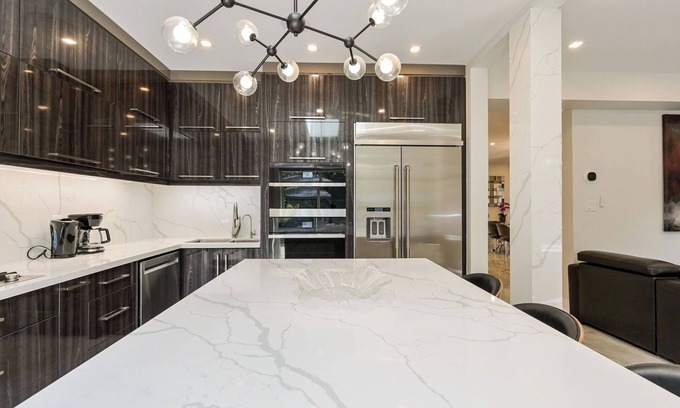 Bolton House | 5-Bedroom Beauty: Your Next Memorable Retreat!