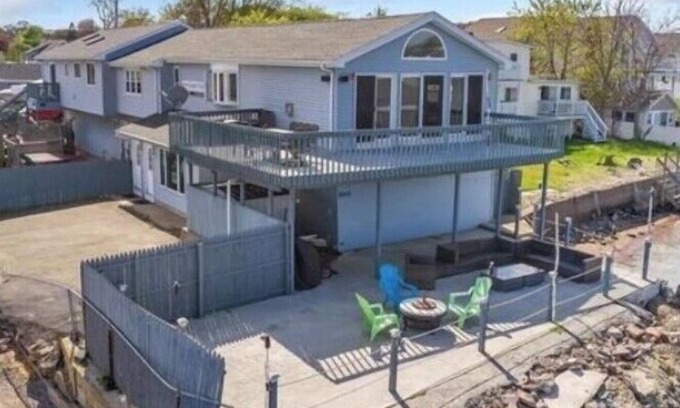 West Haven House | 5 Bedroom Direct Waterfront Live.Work.Play Property