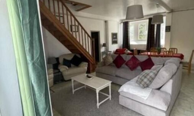 Passirac House | 5 Bedroom Gite, Family Friendly, pet Friendly Relaxing Stay.
