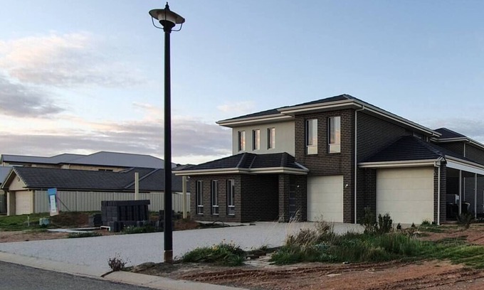 Wallaroo House | 5 bedroom home on the marina with private pontoon