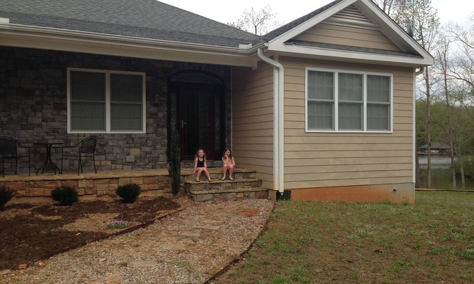 Wise House | 5-bedroom home on the SWQuad of Lake Gaston, Six Pound Creek, Wills Landing.