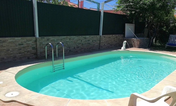 Charneca de Caparica e Sobreda Villa | 5 Bedroom Villa, Private Pool, Near Beach, Golf & Lisbon (WI-Fi)