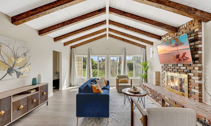 Southwest Anaheim House | 5-Bedroom Retreat Near Disneyland/Huge Backyard