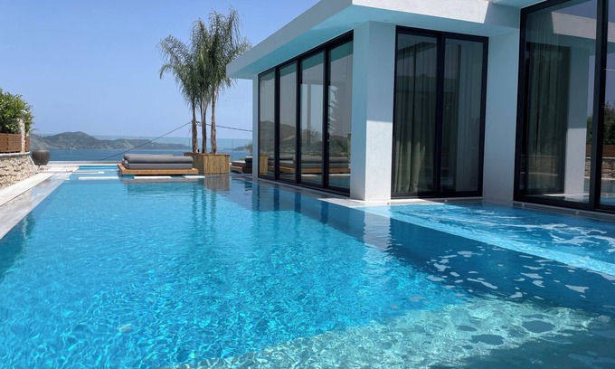 Laganas Villa | 5-Bedroom Superior Villa, Sea view & Swimming pool