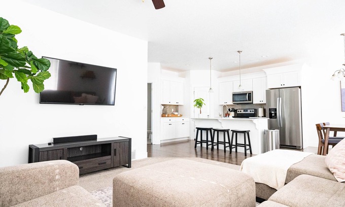 Lehi House | 5-bedroom townhome in Heart of Silicons Slopes
