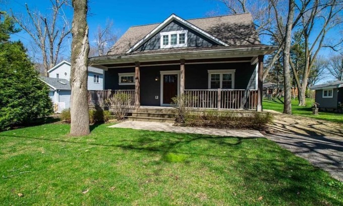 Delavan Lake House | 5-bedroom vacation home just 9 minutes to Geneva Lake