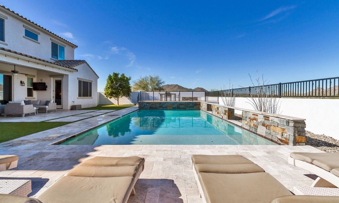 Terramar House | 5-bedroom vacation home 11 minutes from Peoria Sports Complex- Heated Pool