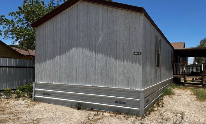 Monahans House | 5 Bedroom Work Trailer