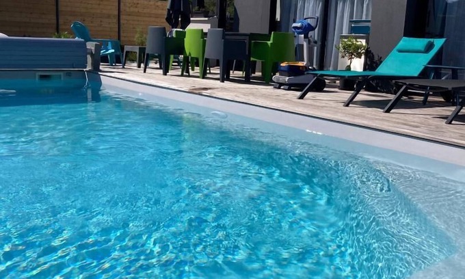 Carantec House | 5 bedrooms Villa with Heated Pool
