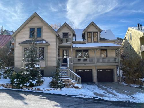 Downtown Park City House | 5 BR Large Home - Walk to Main St - 2 Master Suites