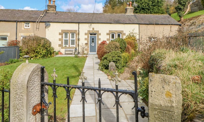 Bellingham Cottage | 5 CRUDDAS TERRACE, pet friendly, with open fire in Bellingham