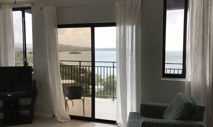 Bois d'Orange Apartment | #5 GORGEOUS Views, Great Location, Modern Apartment