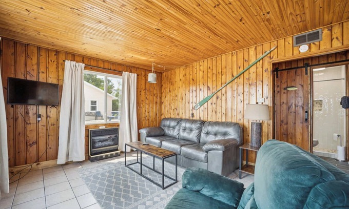 Oscoda Cabin | #5 | Lake Views with Big Windows & Bath
