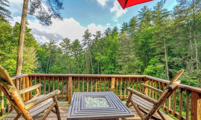 Wiley House | #5 - Large Suite - Waterfall Access - Near Tallulah Gorge