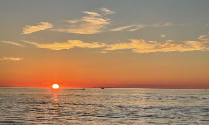 Grand Bend Cottage | 5* Lavish Home in Grand Bend where the Sunsets are Breathtaking