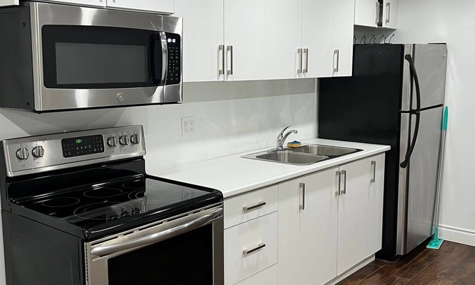 Barrie Apartment | 5* Luxury Retreat apartment
