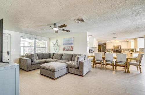 Holiday House | 5 Mi to Beach Home with Pool in Holiday!