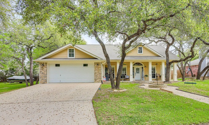 Morgans Point Resort House | 5 Mi to Belton Lake: Peaceful Home w/Hot Tub