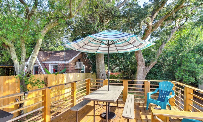 Warrington House | 5 Mi to Dtwn: Bright Home w/Yard in Pensacola!