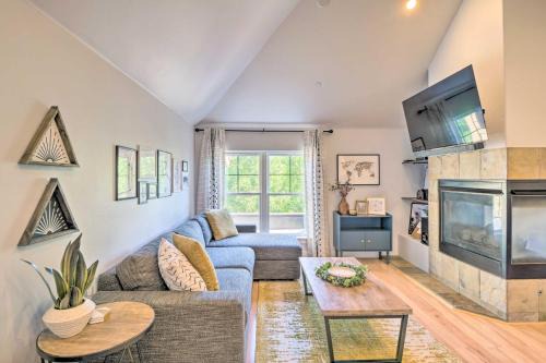 The Highlands Apartment | 5 Mi to Ski Resort Breck Penthouse Studio