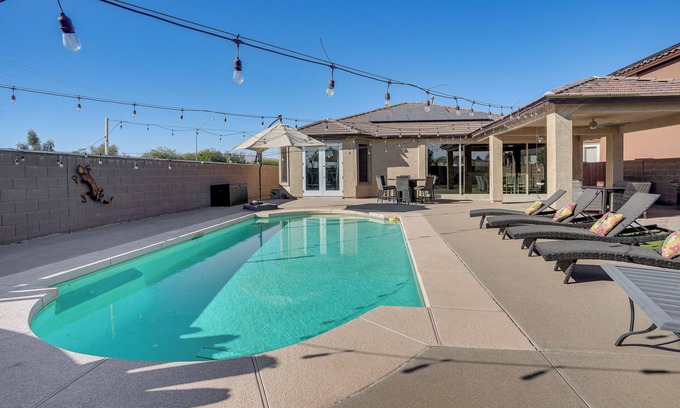 Surprise Farms House | 5 Mi to Surprise Stadium: Chic Home w/Pool