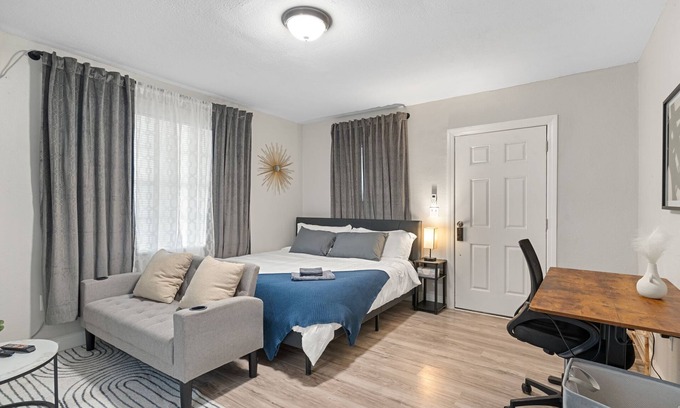 East Tampa House | 5 Miles From Downtown Tampa - 2 bedroom 2 bath