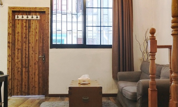 Huangpu House | 5 mins to Nanjing Road, People s Square, Xintiandi
