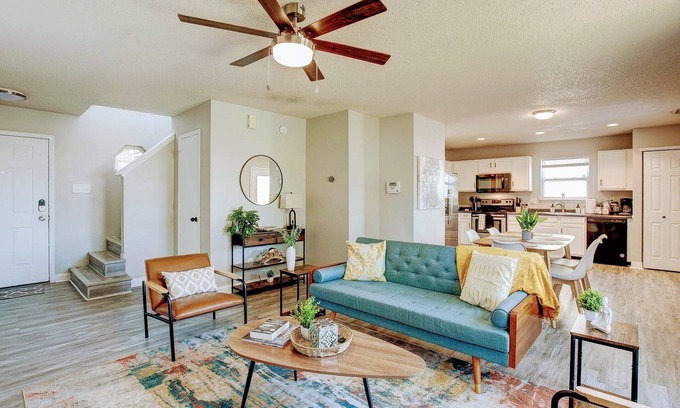 Noblesville House | 5 Mins to Ruoff+Dog Friendly+Fenced yard+Fast WiFi