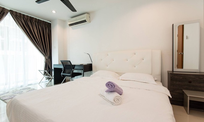 Ara Damansara Apartment | 5 Mins Walk to LRT, Opposite Mall