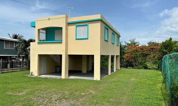 Cabo Rojo House | 5 minute drive to Boqueron, 3B/2B private house, Wi-Fi, BBQ