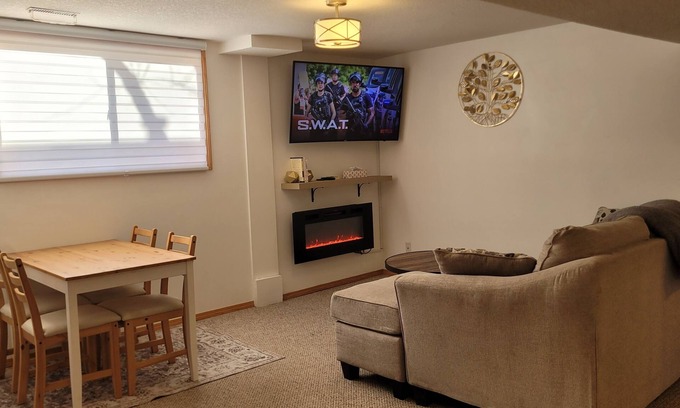 South Lethbridge Apartment | 5 minute walk to Henderson Lake!nCozy 3 bedroom basement suite w/private patio.