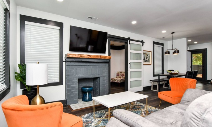 Welcome House | 5 Minutes to Downtown + Pet Friendly + King Bed!