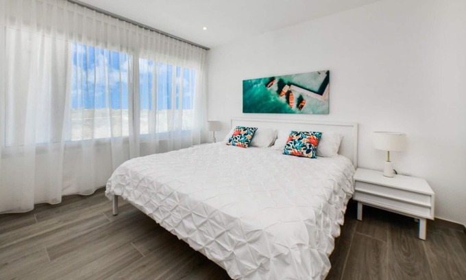 Ponton Apartment | 5 minutes to the Beach, Pool view appartment