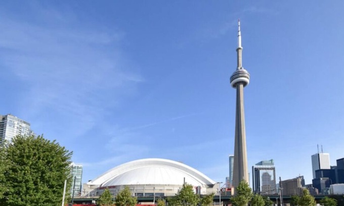 Downtown Toronto Condo | 5 minutes walking to CN Tower! Luxury 2 bed+2 bath condo Downtown Toronto