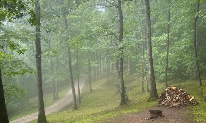 Saint Helens Cabin | #5, Peaceful, low/no tech, river side cabin with AC/heat in Beattyville, Ky.