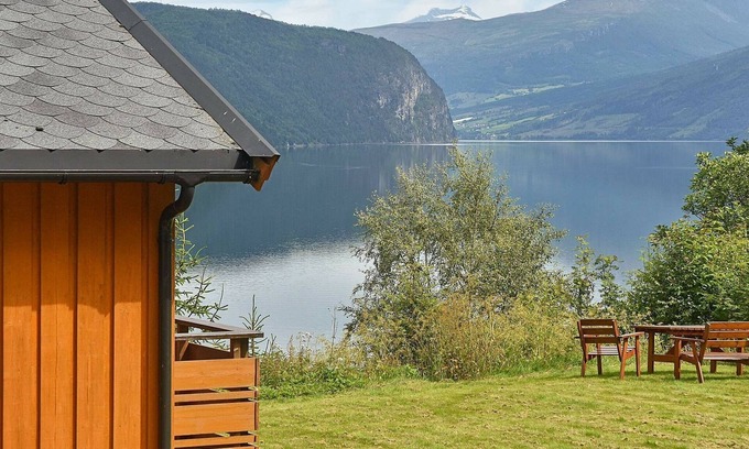 Stryn House | 5 person holiday home in Utvik-By Traum