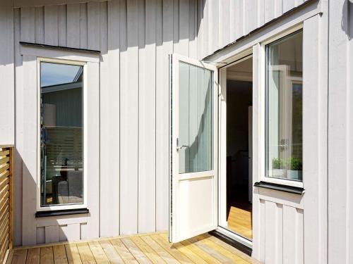 Lokholmen House | 5 person holiday home in STRÖMSTAD