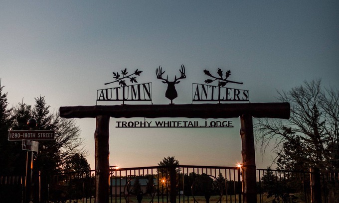 Randall Cabin | 5 Star Lodge Retreat